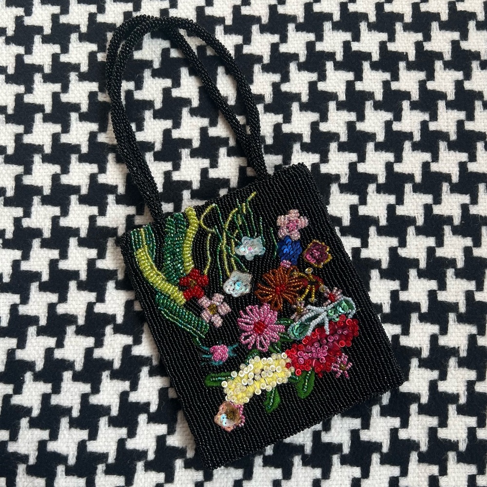 Vintage y2k 00s floral beaded mini purse handbag. The Limited.